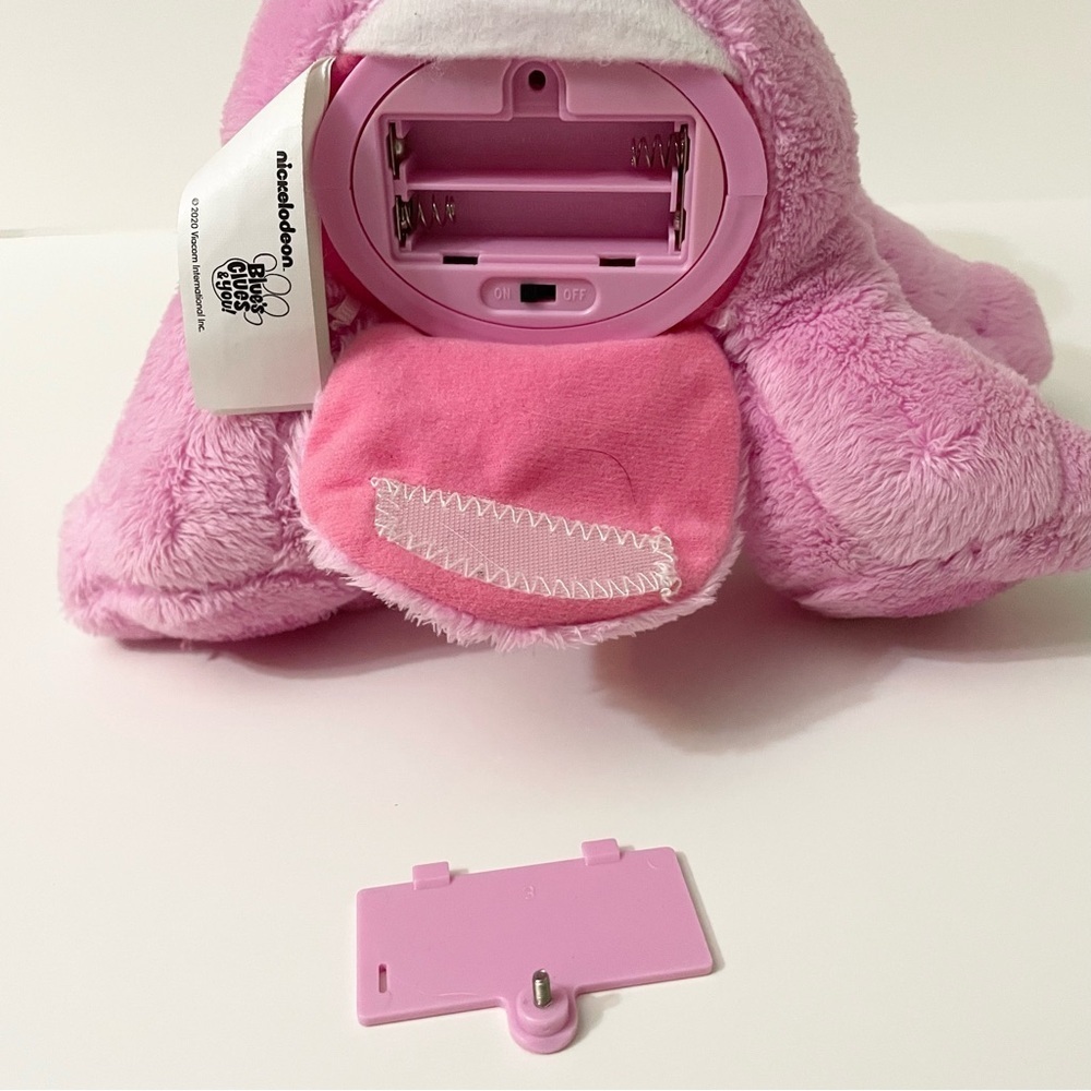 Blues Clues and You Peek A Boo Magenta Interactive Plush Toy - Picture 16 of 17